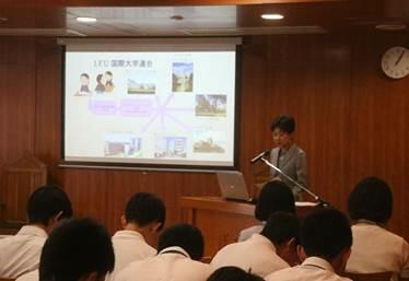 ６月１７日国際英語塾卒業生の講話が行われました。