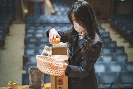 収穫感謝の献品を白十字林間学校へ