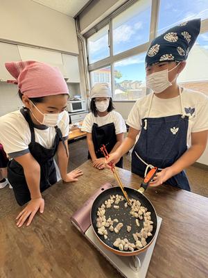 鶏肉炒める.JPG